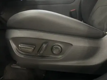 Photo 16 Toyota C-HR HYBRIDE NG 140 GRS PACK TECHNO MY26