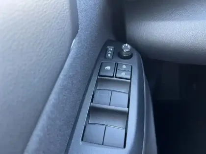 Photo 21 Toyota Yaris Hybride 1.5 HYBRID 116H DESIGN