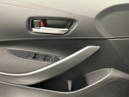 Photo 16 Toyota Corolla Hybride 140h Dynamic