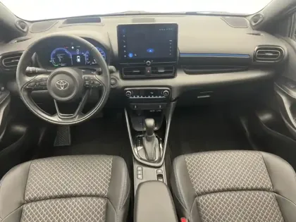 Photo 10 Toyota Yaris Hybride 130h Première