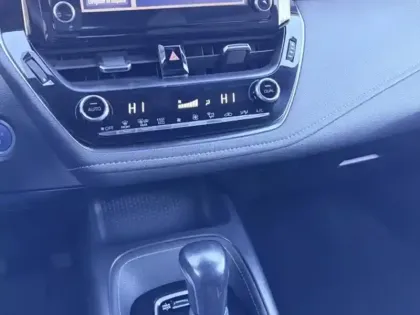 Photo 11 Toyota Corolla Hybride 122h Design