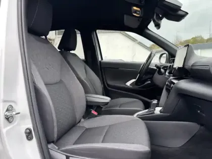 Photo 12 Toyota Yaris Hybride 1.5 HYBRID 116H DESIGN / PACK CARGO