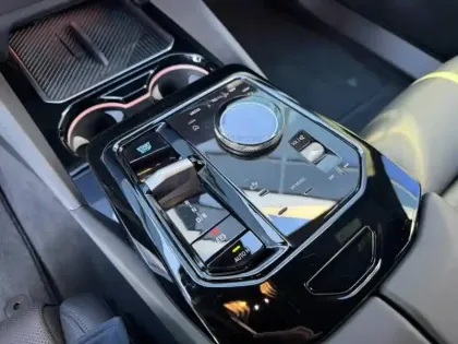 Photo 5 BMW Serie 5 Série 5 i5 340ch M Sport eDrive40