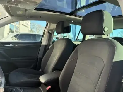 Photo 8 Volkswagen Tiguan  2.0 TDI 150ch Elegance DSG7