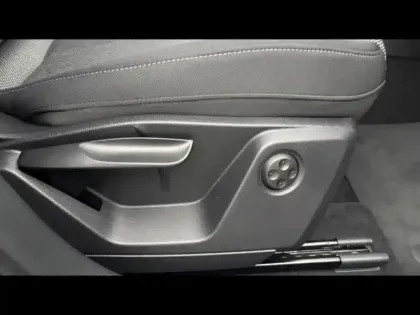 Photo 12 Audi Q2  35 TFSI 150ch Design S tronic 7