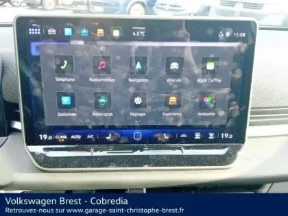Photo 22 Volkswagen T-roc  1.5 eTSI 150ch R-Line DSG7