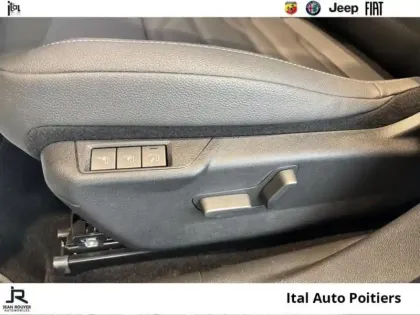 Photo 11 Jeep Avenger  1.2 Turbo T3 110ch MHEV Summit BVR6 eHybrid