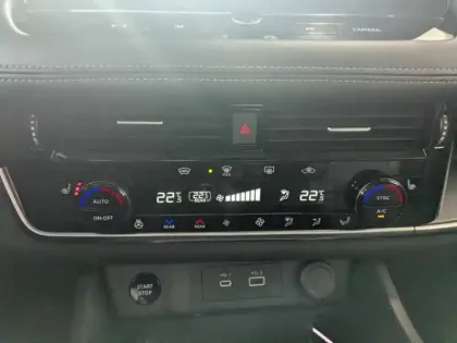 Photo 14 Nissan X-trail  e-4orce 213ch N-Connecta 7 places