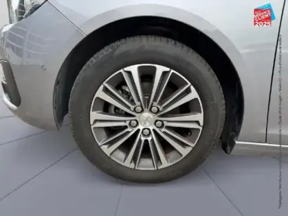 Photo 9 Peugeot 308  1.2 PureTech 130ch S/S Roadtrip EAT8 GPS Camera