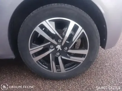 Photo 10 Peugeot 208  1.2 PureTech 100ch S&S Roadtrip 118g