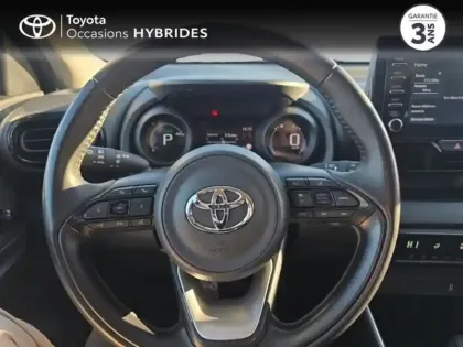 Photo 12 Toyota Yaris  116h Design ROUGE ALLURE