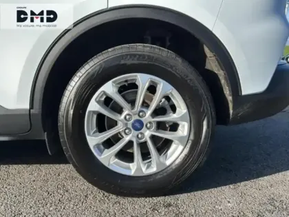 Photo 12 Ford Kuga  2.5 Duratec 190ch FHEV E85 Titanium BVA