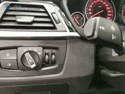 Photo 11 BMW Serie 3 Série 3 Touring 320i 184ch Sport