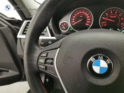 Photo 12 BMW Serie 3 Série 3 Touring 320i 184ch Sport