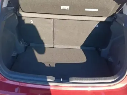 Photo 12 Toyota Yaris  116h France Business 5p