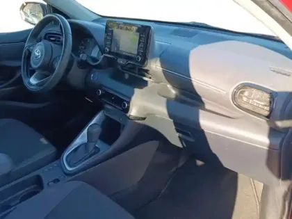 Photo 8 Toyota Yaris  116h France Business 5p