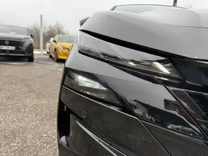 Photo 27 Peugeot 308  Hybrid 145 GT EXCLUSIVE / TOIT OUVRANT / FOCAL / MATRIX