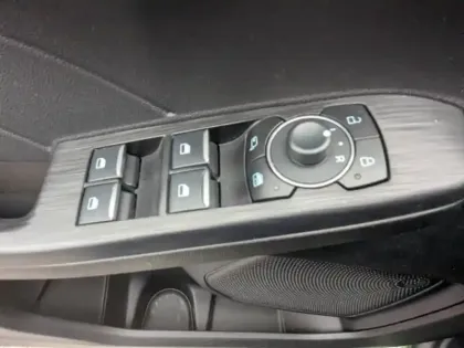 Photo 11 Ford Kuga  2.5 Duratec 180ch Hybrid FlexiFuel ST-Line Powershift