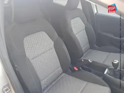 Photo 19 Renault Clio Gén. V (BJA) Ph1 NG Evolution 5