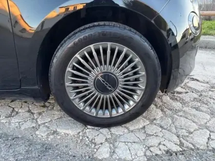 Photo 12 Fiat 500  e 118ch Icône