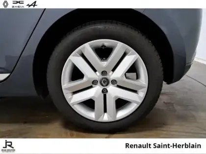 Photo 14 Renault Clio  1.6 E-Tech hybride 145ch Equilibre