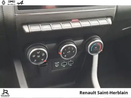 Photo 8 Renault Clio  1.6 E-Tech hybride 145ch Equilibre