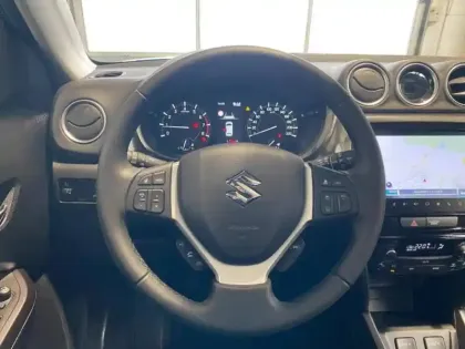 Photo 8 Suzuki Vitara  1.4 Boosterjet Hybrid 110ch Privilège MY25