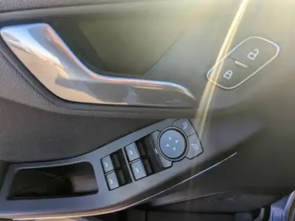 Photo 12 Ford Fiesta Gén. V Ph2 ST-Line 5