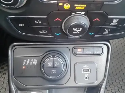 Photo 14 Jeep Compass  1.3 GSE T4 240ch S 4xe PHEV AT6