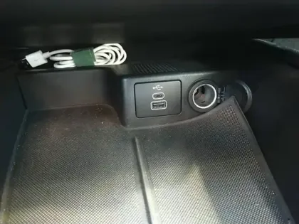 Photo 14 Ford Kuga  2.5 Duratec 190ch FHEV E85 Titanium BVA