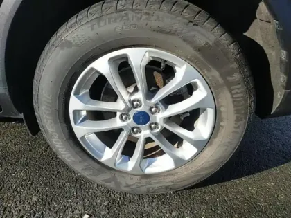 Photo 12 Ford Kuga  2.5 Duratec 190ch FHEV E85 Titanium BVA