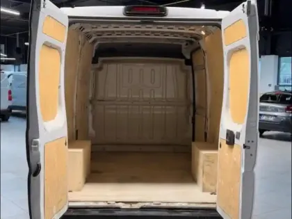 Photo 8 Citroën Jumper  Fg L2H2 3.3 120ch BlueHDi CLUB S&S (15415?ht)