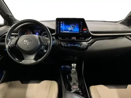 Photo 14 Toyota C-HR  122h Collection 2WD E-CVT RC18