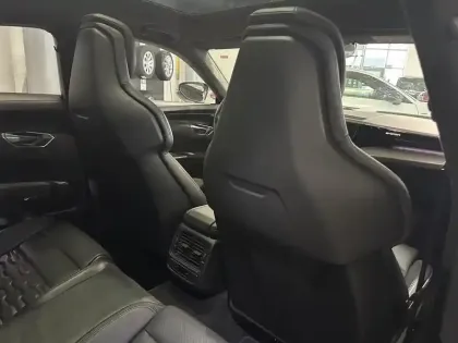 Photo 28 Audi E-tron  GT 476 ch quattro