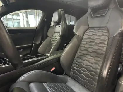 Photo 16 Audi E-tron  GT 476 ch quattro