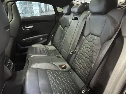 Photo 17 Audi E-tron  GT 476 ch quattro