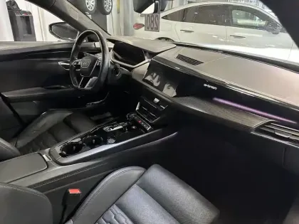 Photo 33 Audi E-tron  GT 476 ch quattro