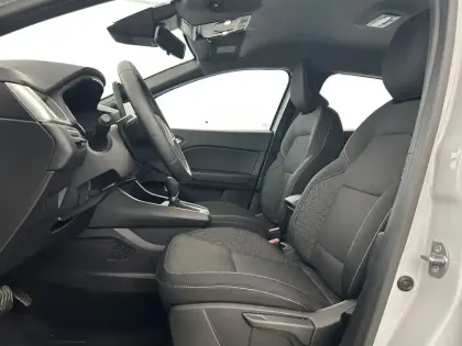 Photo 16 Renault Captur  E-Tech full hybrid 145 ch