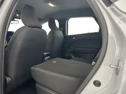 Photo 18 Renault Captur  E-Tech full hybrid 145 ch