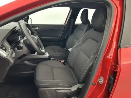 Photo 8 Renault Captur  E-Tech full hybrid 145 ch