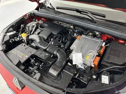 Photo 20 Renault Captur  E-Tech full hybrid 145 ch