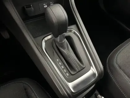 Photo 11 Renault Captur  E-Tech full hybrid 145 ch