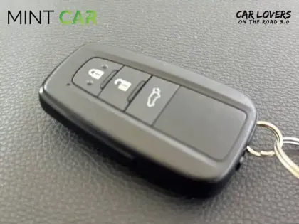 Photo 29 Toyota Rav4  Hybride Pro 218 ch 2WD