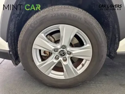 Photo 8 Toyota Rav4  Hybride Pro 218 ch 2WD