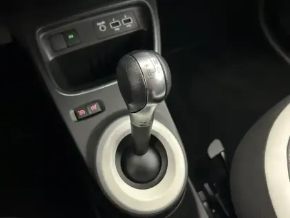 Photo 17 Renault Twingo  III E-Tech