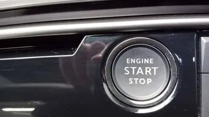 Photo 53 Peugeot 3008  Plug-in Hybrid 195 e-DCS7