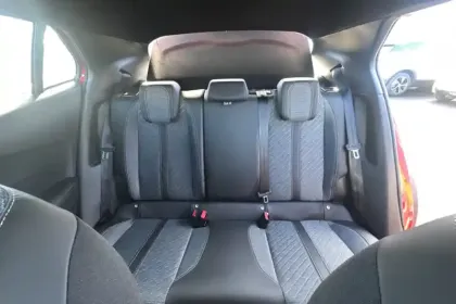 Photo 10 Peugeot 2008  Hybrid 145 e-DCS6