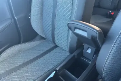 Photo 26 Peugeot 2008  Hybrid 145 e-DCS6