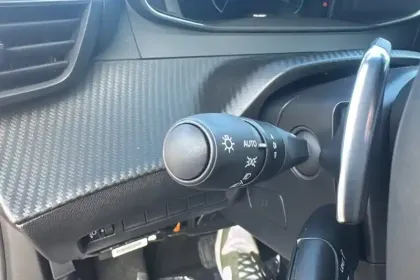 Photo 19 Peugeot 2008  Hybrid 145 e-DCS6