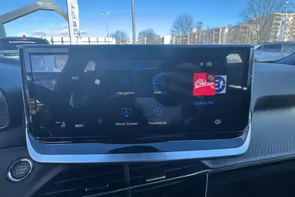 Photo 13 Peugeot 2008  Hybrid 145 e-DCS6